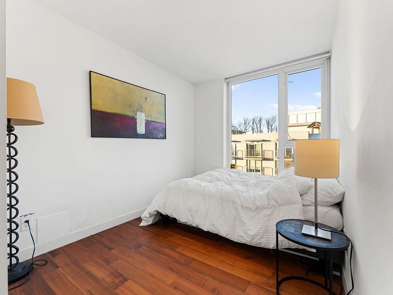 1207 188 Keefer Street