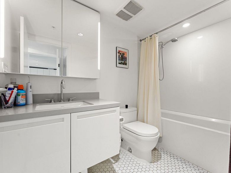 1207 188 Keefer Street