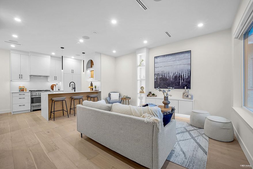 1 65 E King Edward Avenue