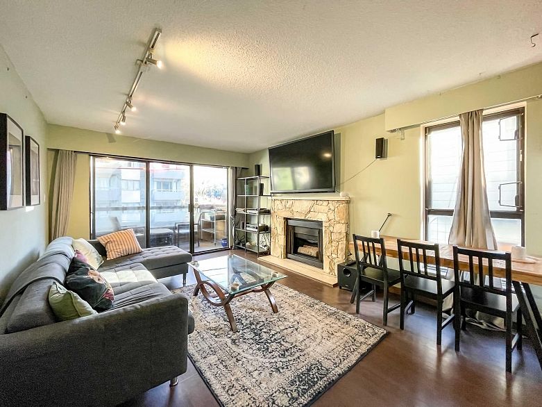 414 1435 NELSON STREET, Vancouver BC V6G 2Z3