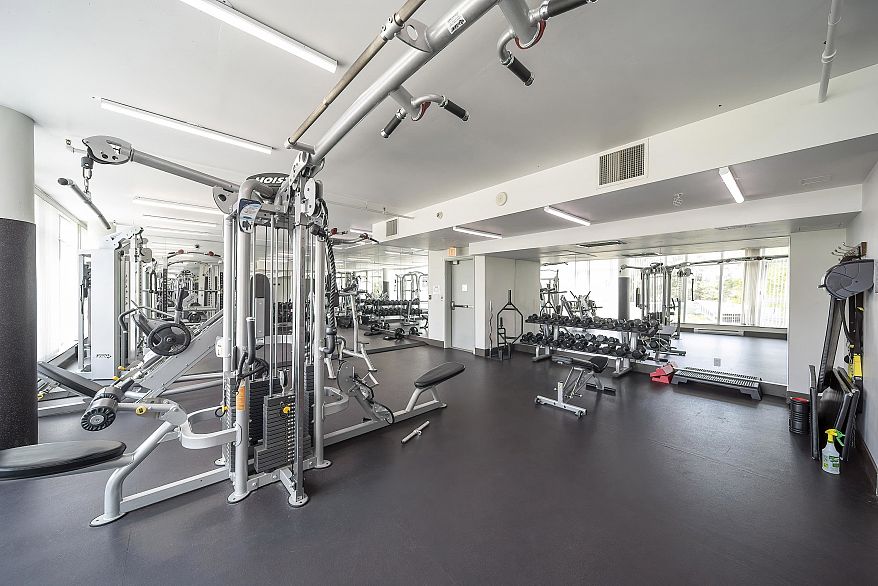 2207 4815 Eldorado Mews