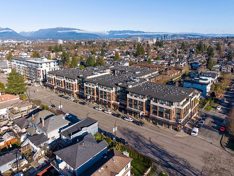 409 4550 Fraser Street