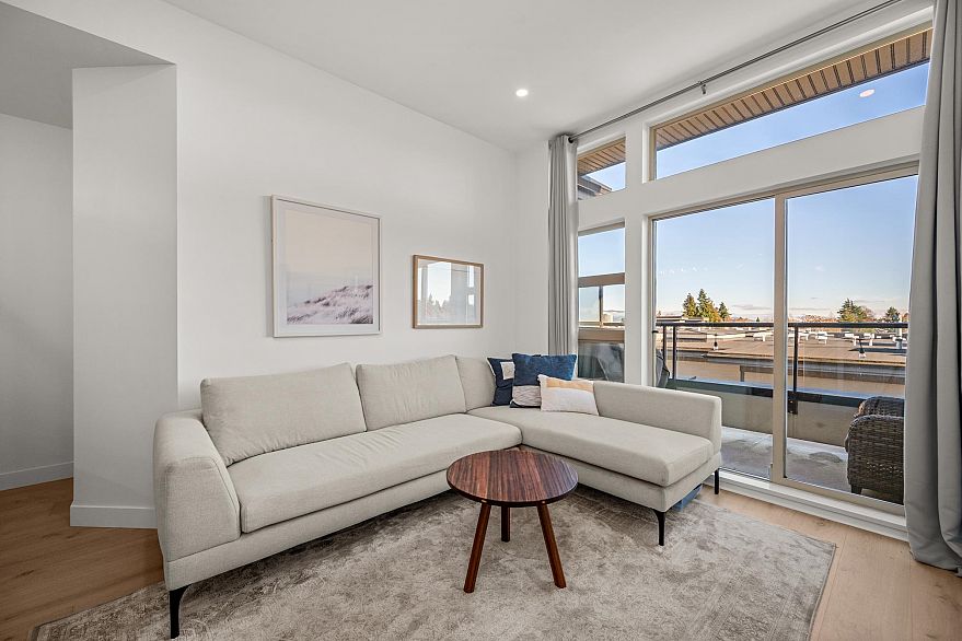 409 4550 Fraser Street