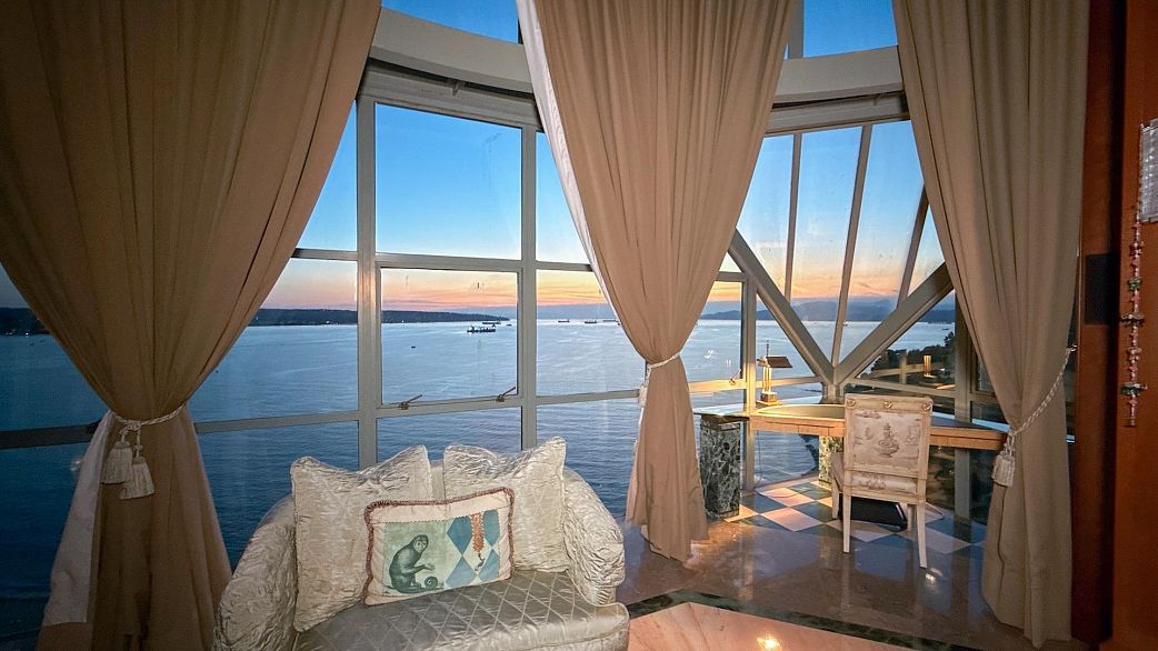 17 1861 Beach Avenue