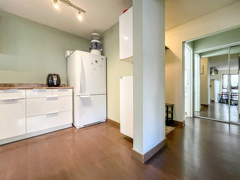 414 1435 NELSON STREET, Vancouver BC V6G 2Z3