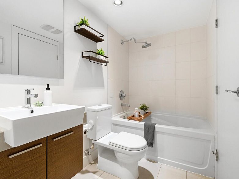 701 535 Smithe Street