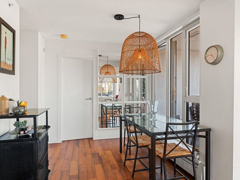 1207 188 Keefer Street