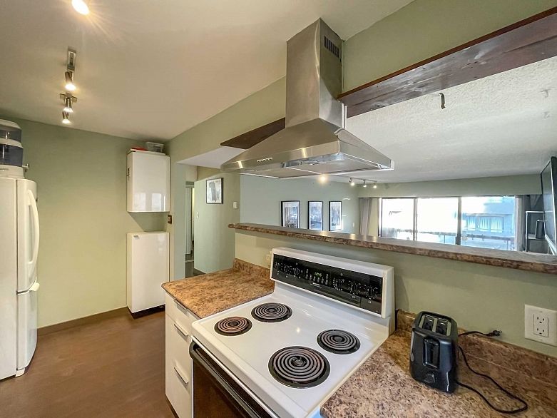 414 1435 NELSON STREET, Vancouver BC V6G 2Z3