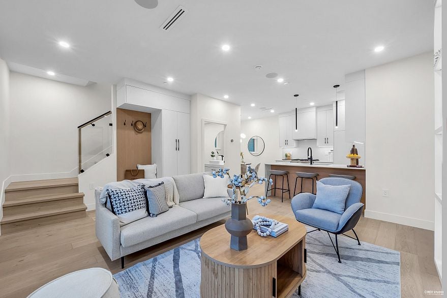 1 65 E King Edward Avenue