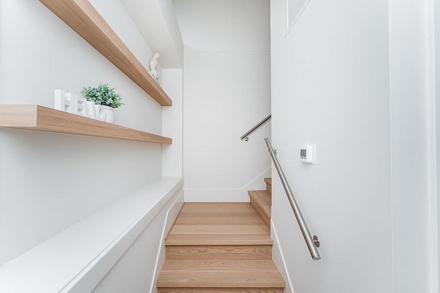 1 2837 Oliver Crescent