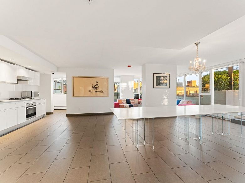 1207 188 Keefer Street