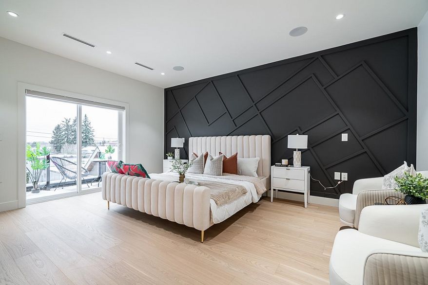 2833 Oliver Crescent