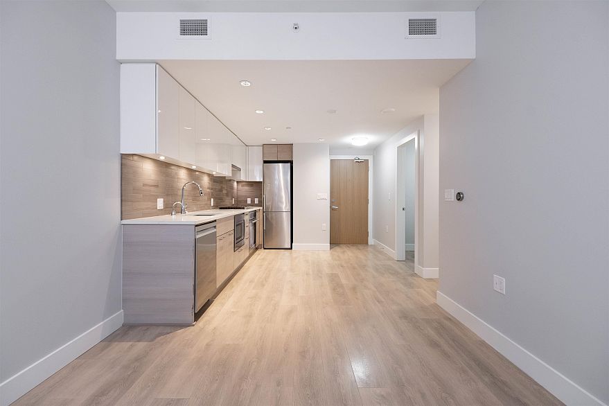 201 3451 Sawmill Crescent