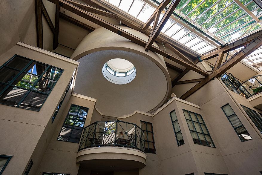 303 700 E Pender Street