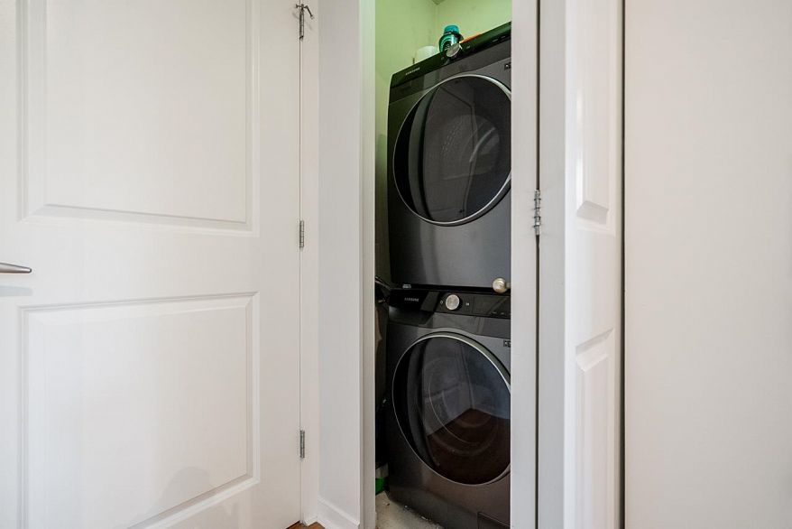 206 3638 Vanness Avenue