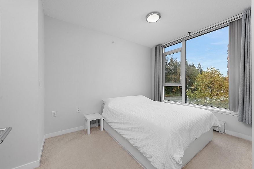 511 3281 E Kent Avenue North Avenue