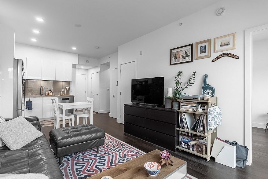 405 2666 Duke Street