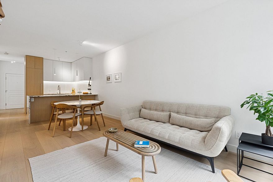 302 1388 Nelson Street