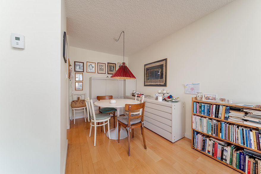 1403 1725 Pendrell Street