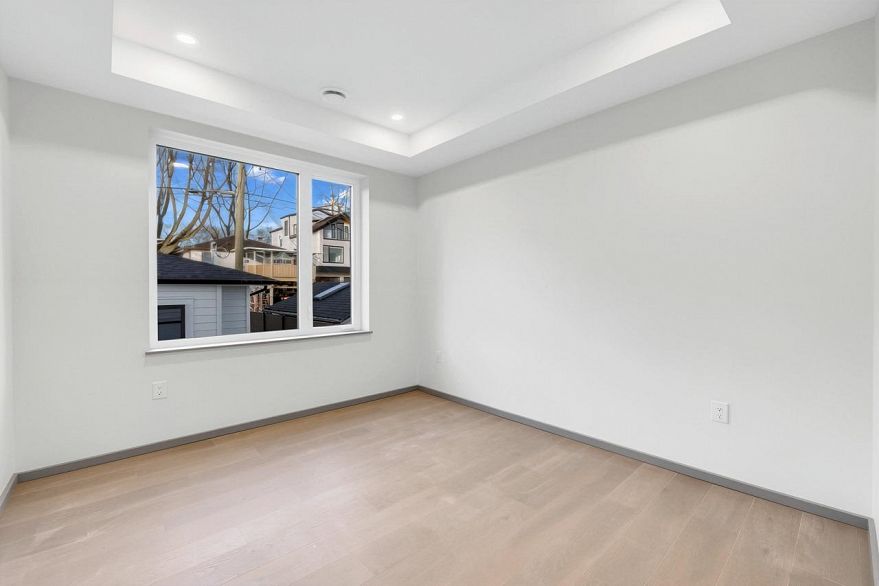 2 3547 E Georgia Street