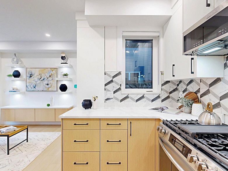 2 3425 Archimedes Street