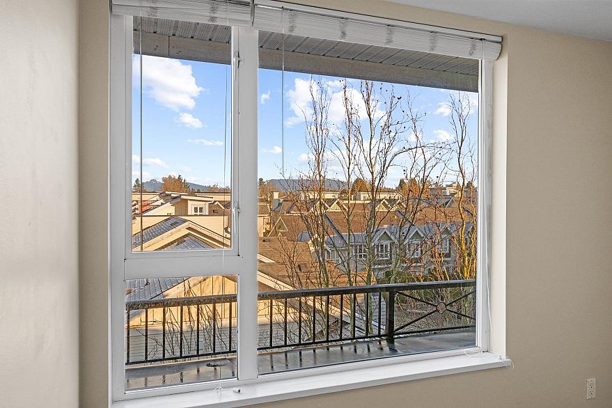 417 7089 Mont Royal Square