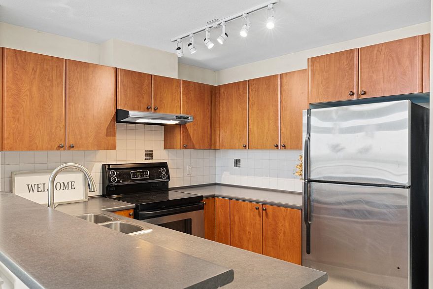 417 7089 Mont Royal Square