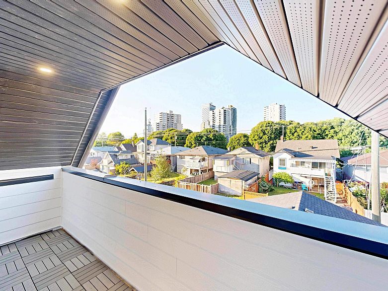 2 3425 Archimedes Street