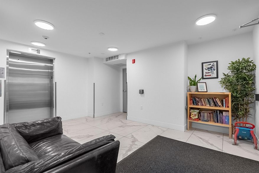 405 2666 Duke Street