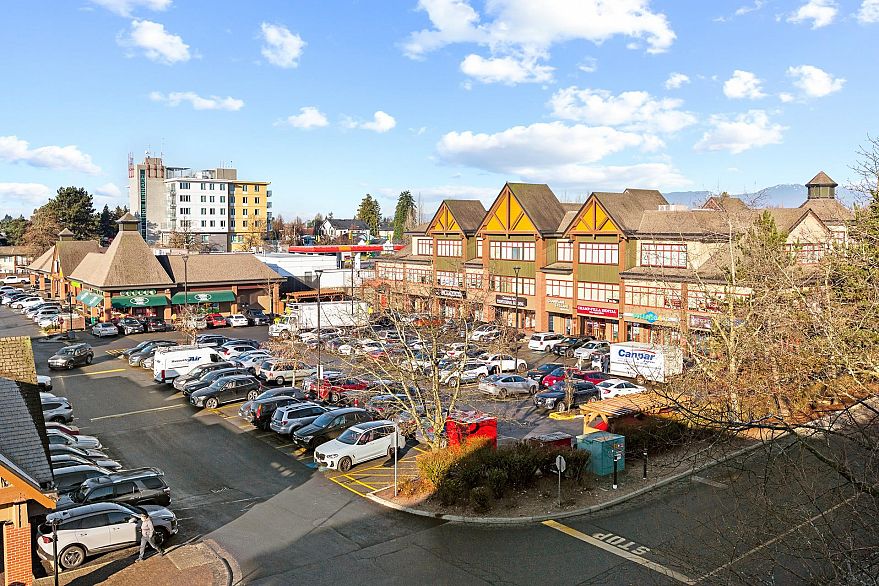 417 7089 Mont Royal Square