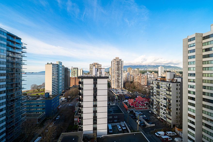 1403 1725 Pendrell Street