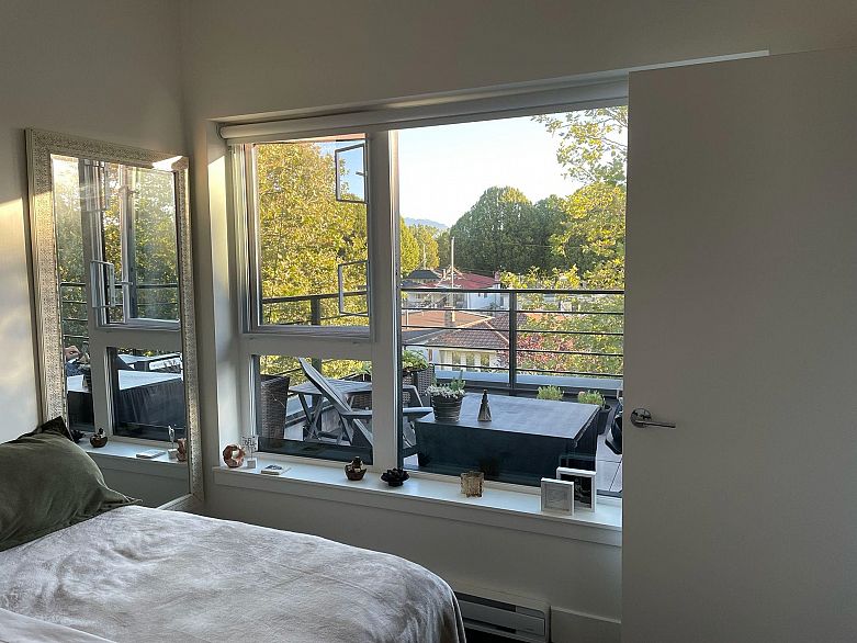 405 2666 Duke Street