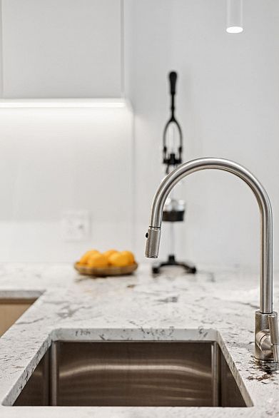 302 1388 Nelson Street