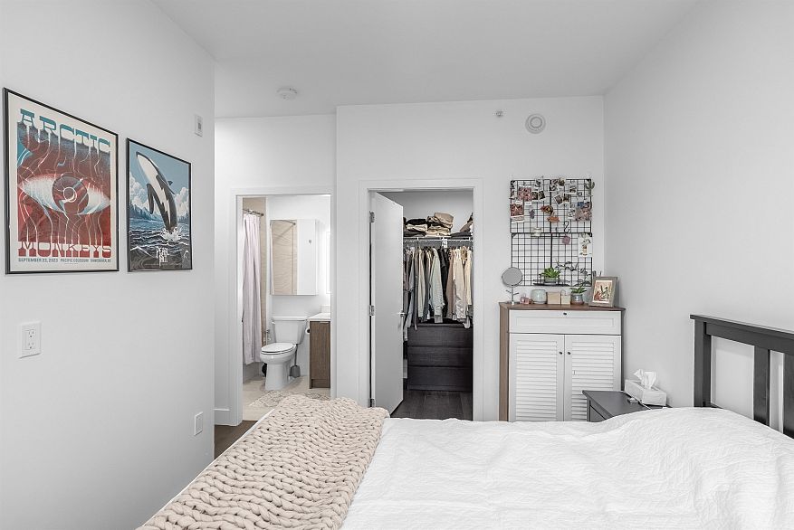 405 2666 Duke Street