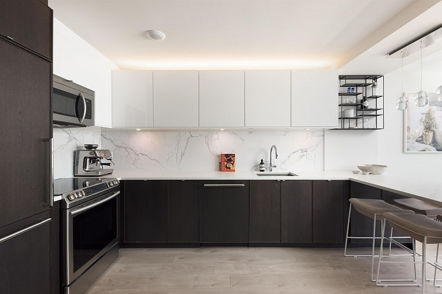 1916 938 Smithe Street