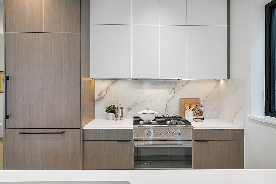 2 4023 W 18th Avenue