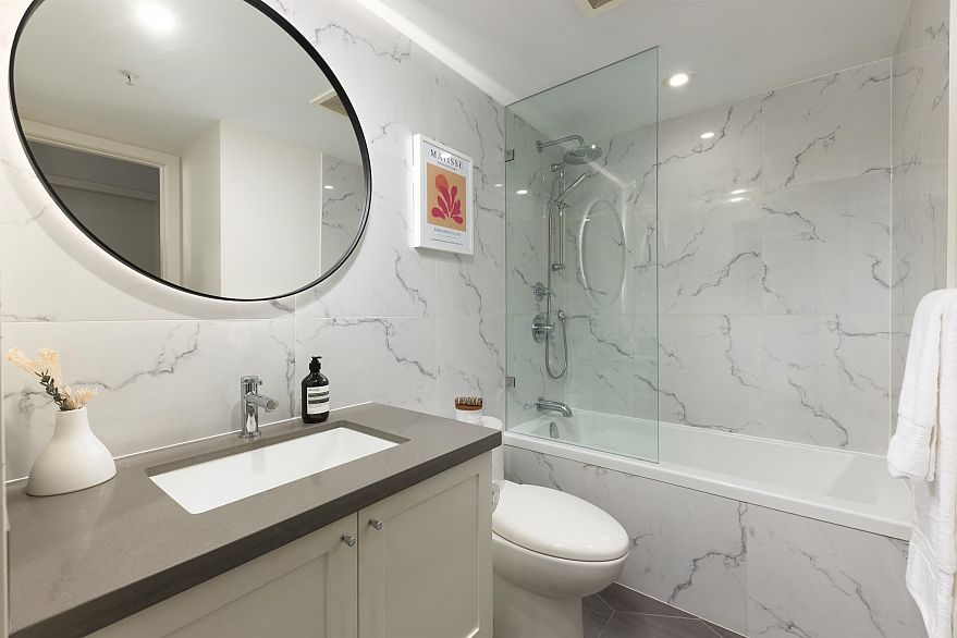 1916 938 Smithe Street