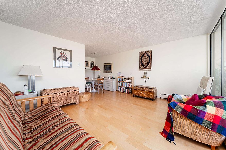 1403 1725 Pendrell Street