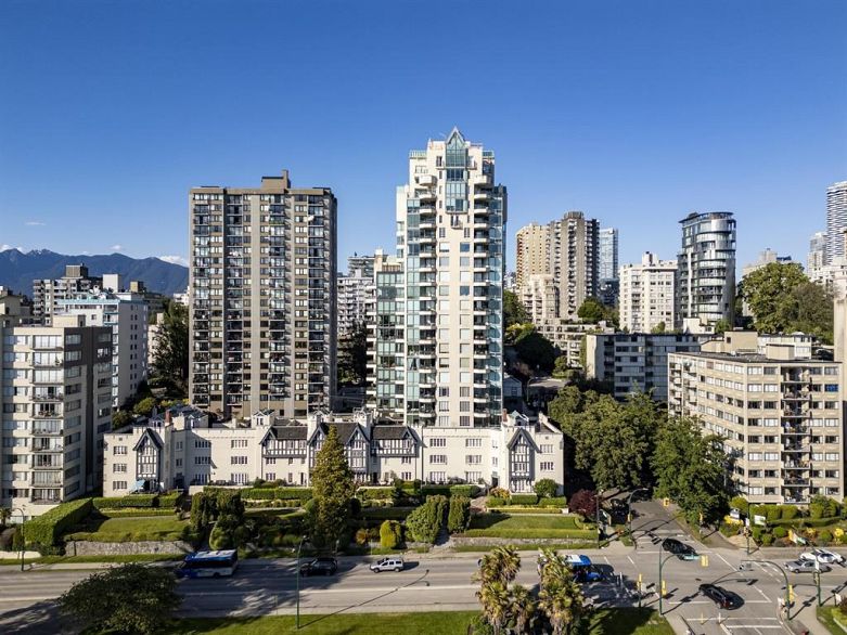 702 1311 Beach Avenue