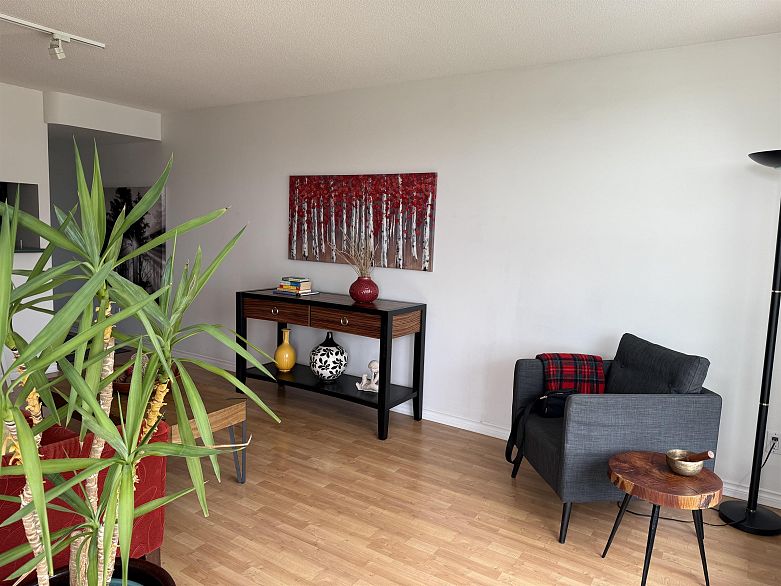 1203 5189 Gaston Street