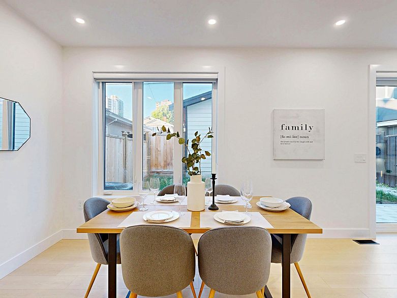 2 3425 Archimedes Street