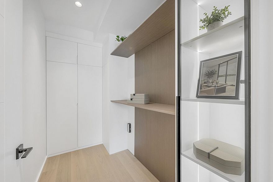 2 4023 W 18th Avenue