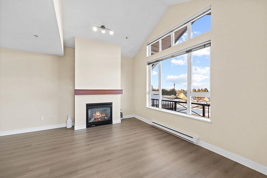 417 7089 Mont Royal Square