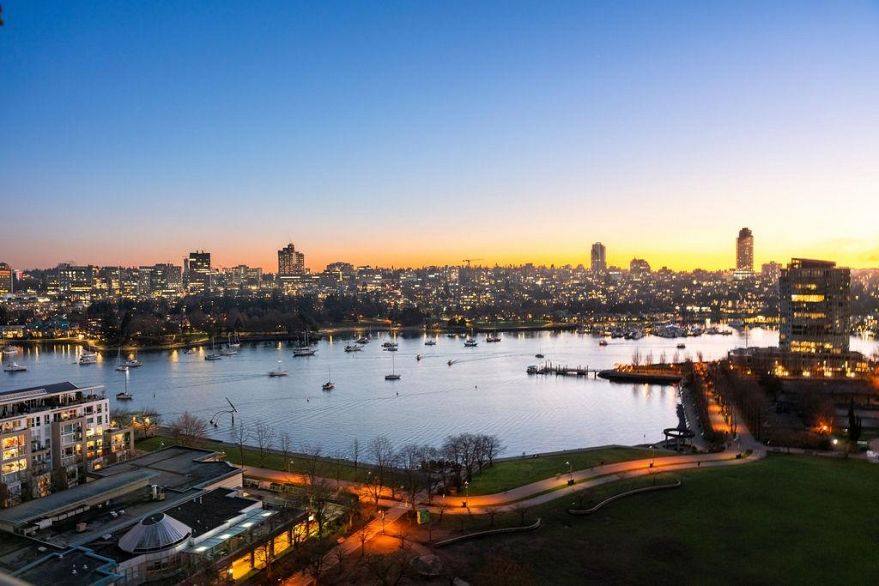 19A 199 Drake Street