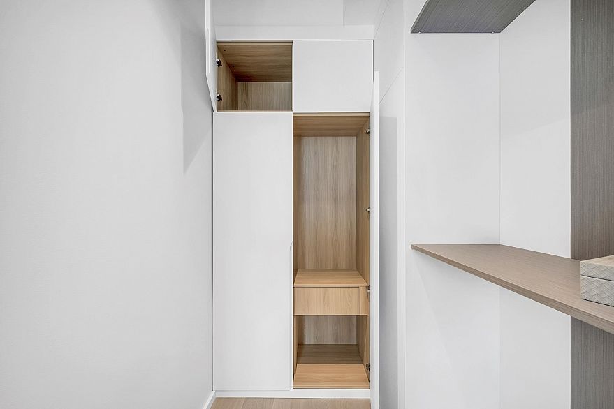 2 4023 W 18th Avenue