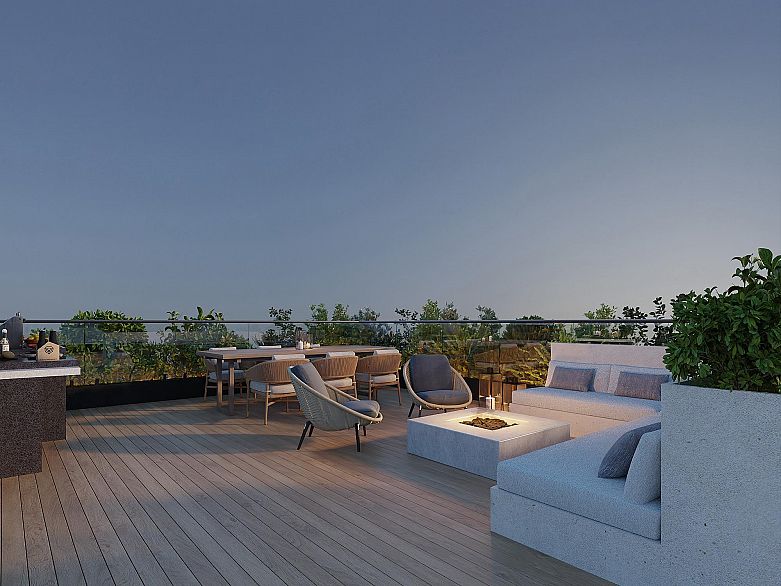 4 3028 E 56th Avenue