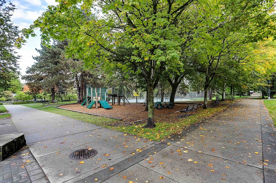 305 1365 W 4th Avenue