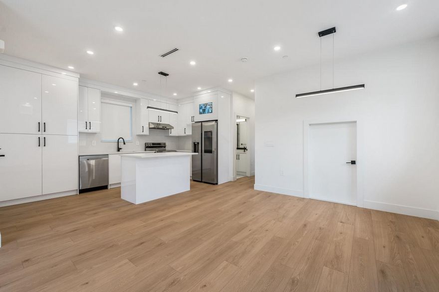 1 3096 Vanness Avenue