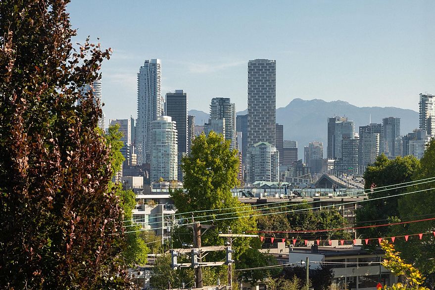 410 2201 Pine Street