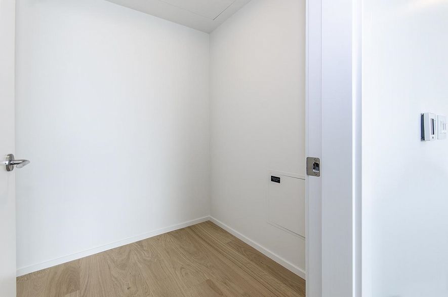 2205 1568 Alberni Street